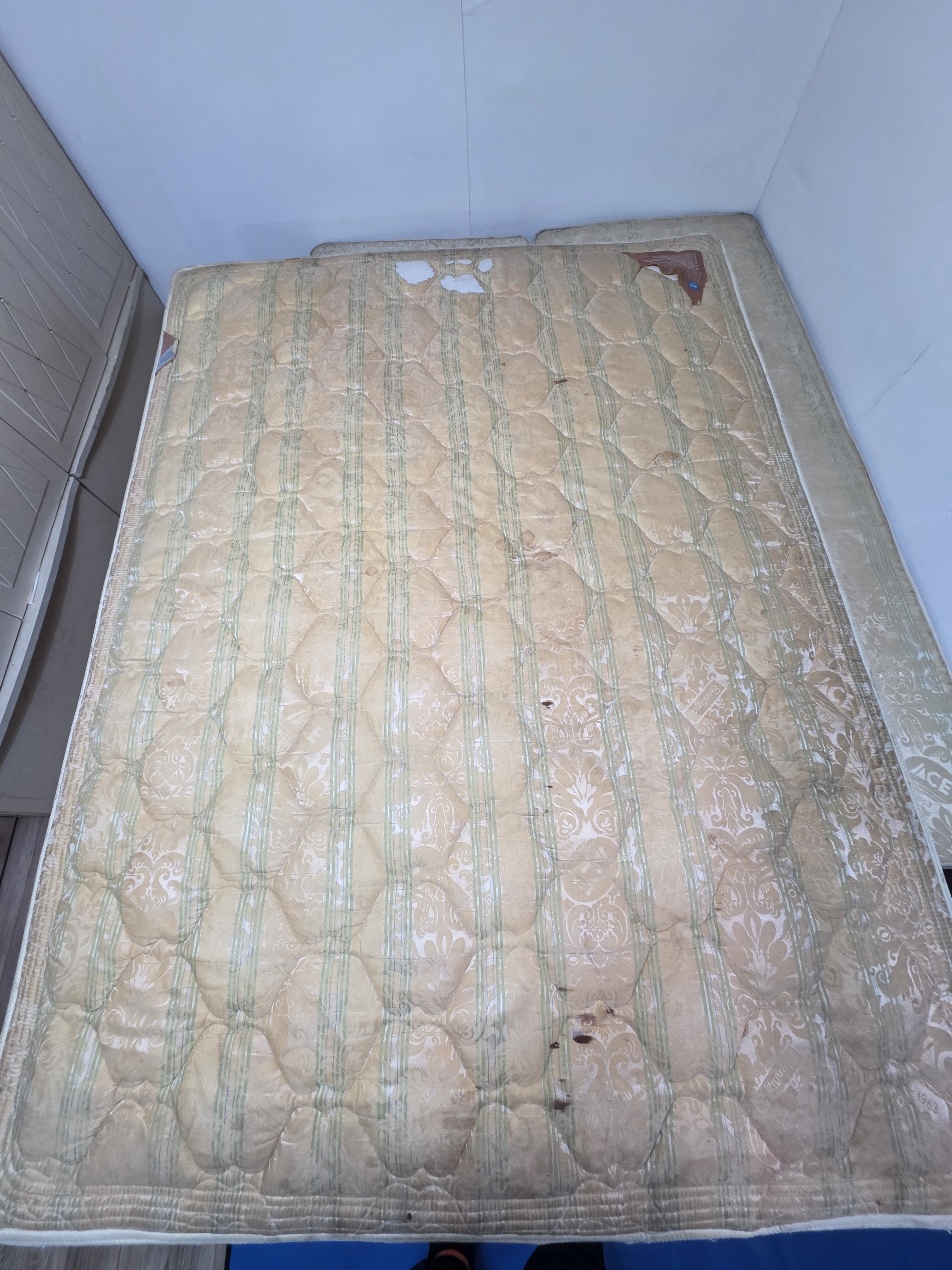 오염이 심했던 매트리스 세척 현장